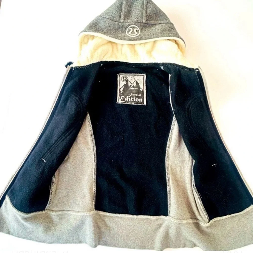 Lululemon Hooded Vest Sherpa Lined SPECIAL EDITION Gray Quilted Women’s RARE